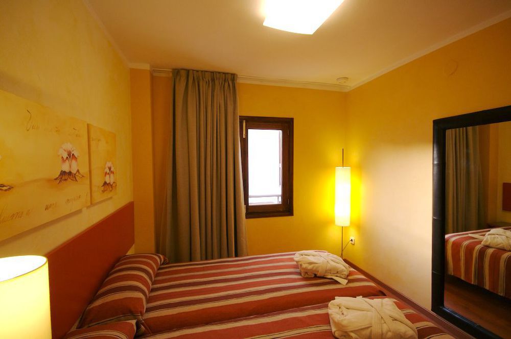 Apartamentos Parot Quality Santa Eularia des Riu Buitenkant foto