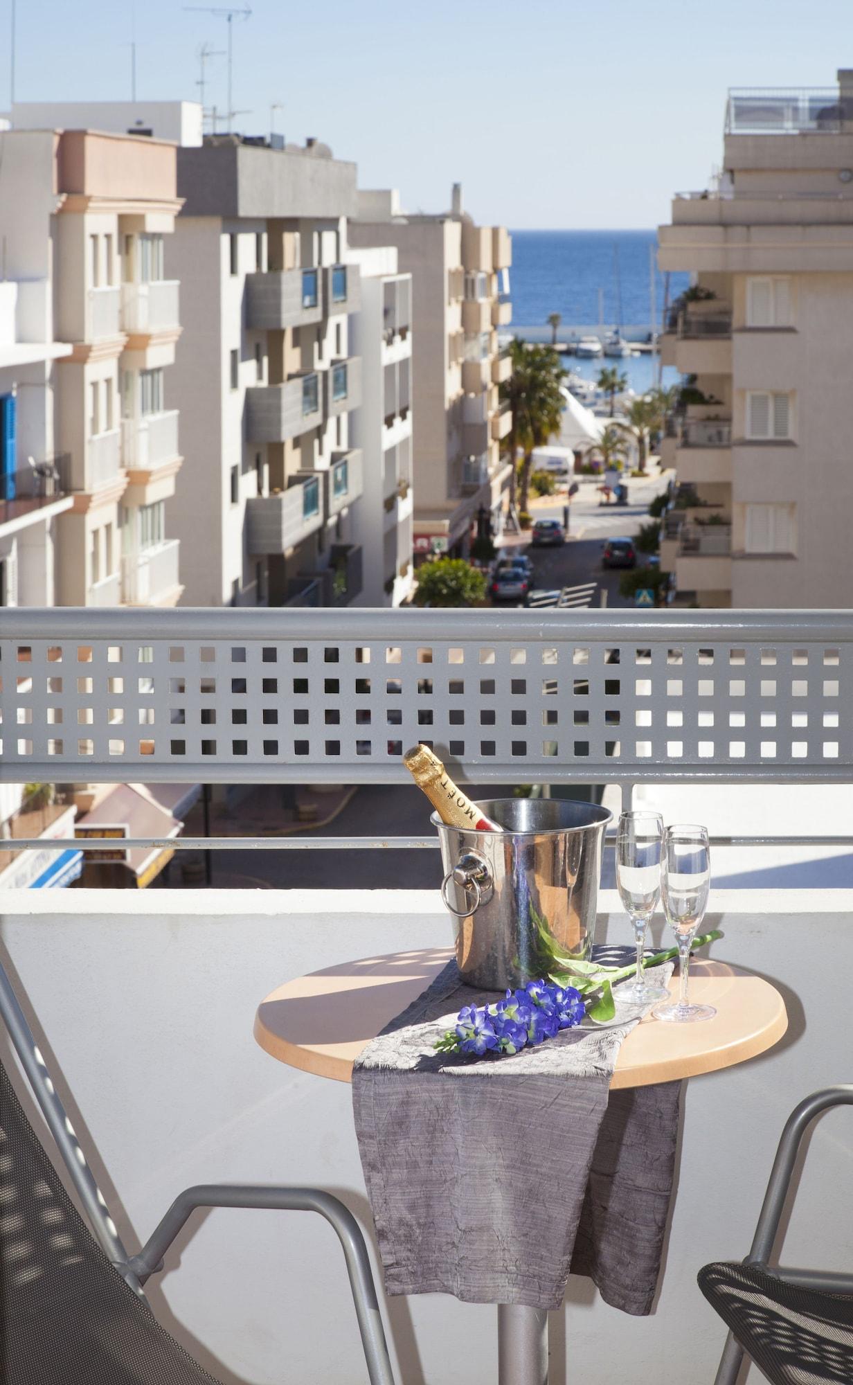 Apartamentos Parot Quality Santa Eularia des Riu Buitenkant foto