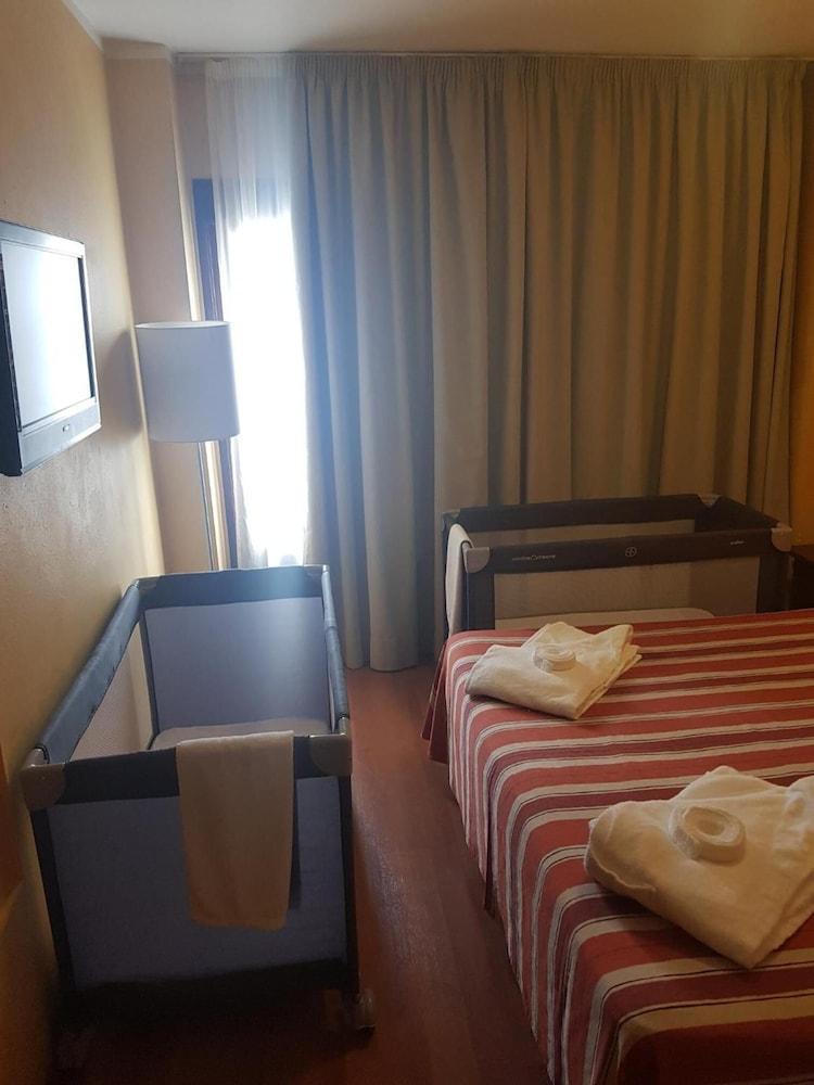 Apartamentos Parot Quality Santa Eularia des Riu Buitenkant foto