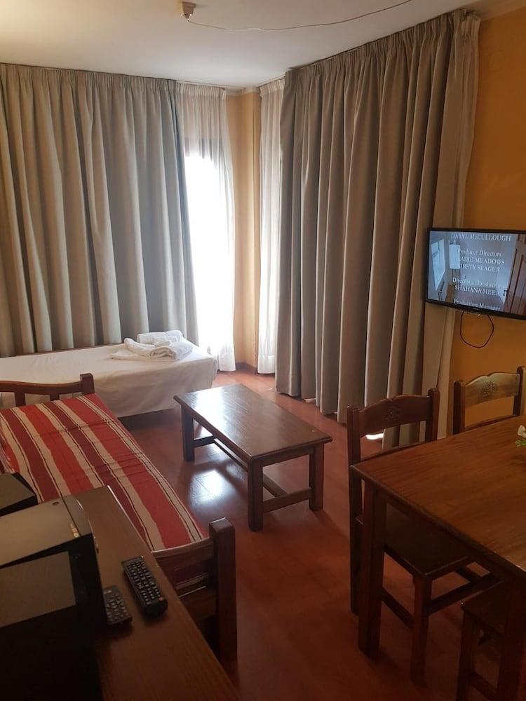Apartamentos Parot Quality Santa Eularia des Riu Buitenkant foto