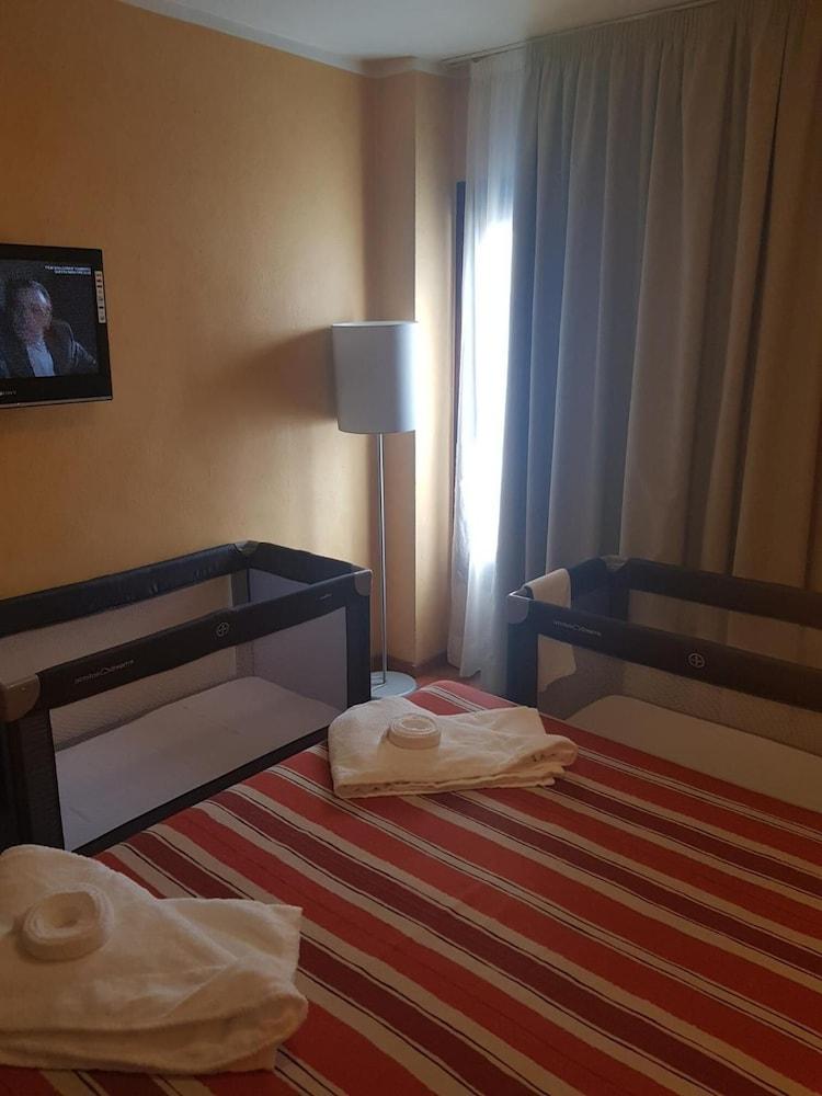 Apartamentos Parot Quality Santa Eularia des Riu Buitenkant foto