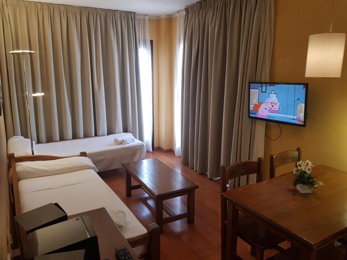 Apartamentos Parot Quality Santa Eularia des Riu Buitenkant foto