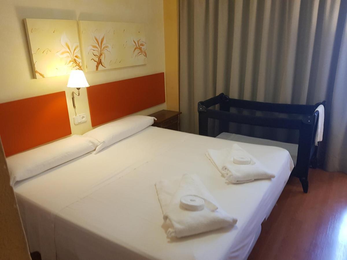 Apartamentos Parot Quality Santa Eularia des Riu Buitenkant foto
